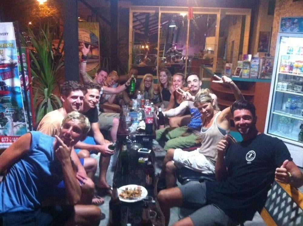 Bigboss Hostel Thong Sala Esterno foto