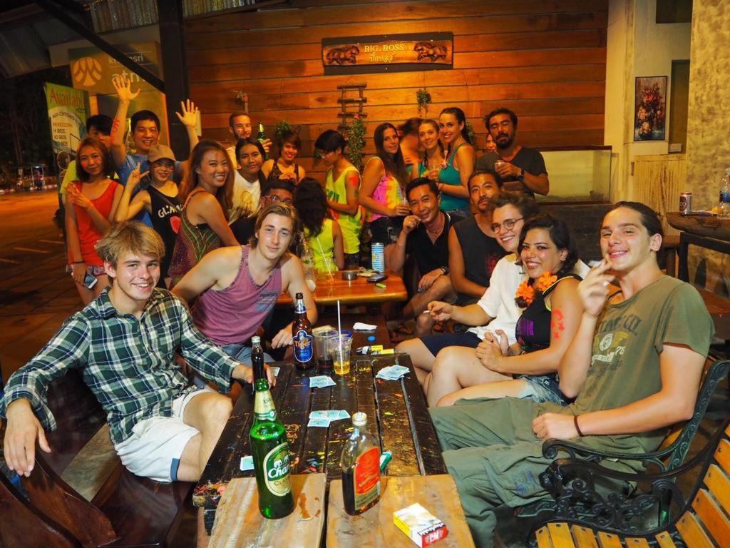 Bigboss Hostel Thong Sala Esterno foto