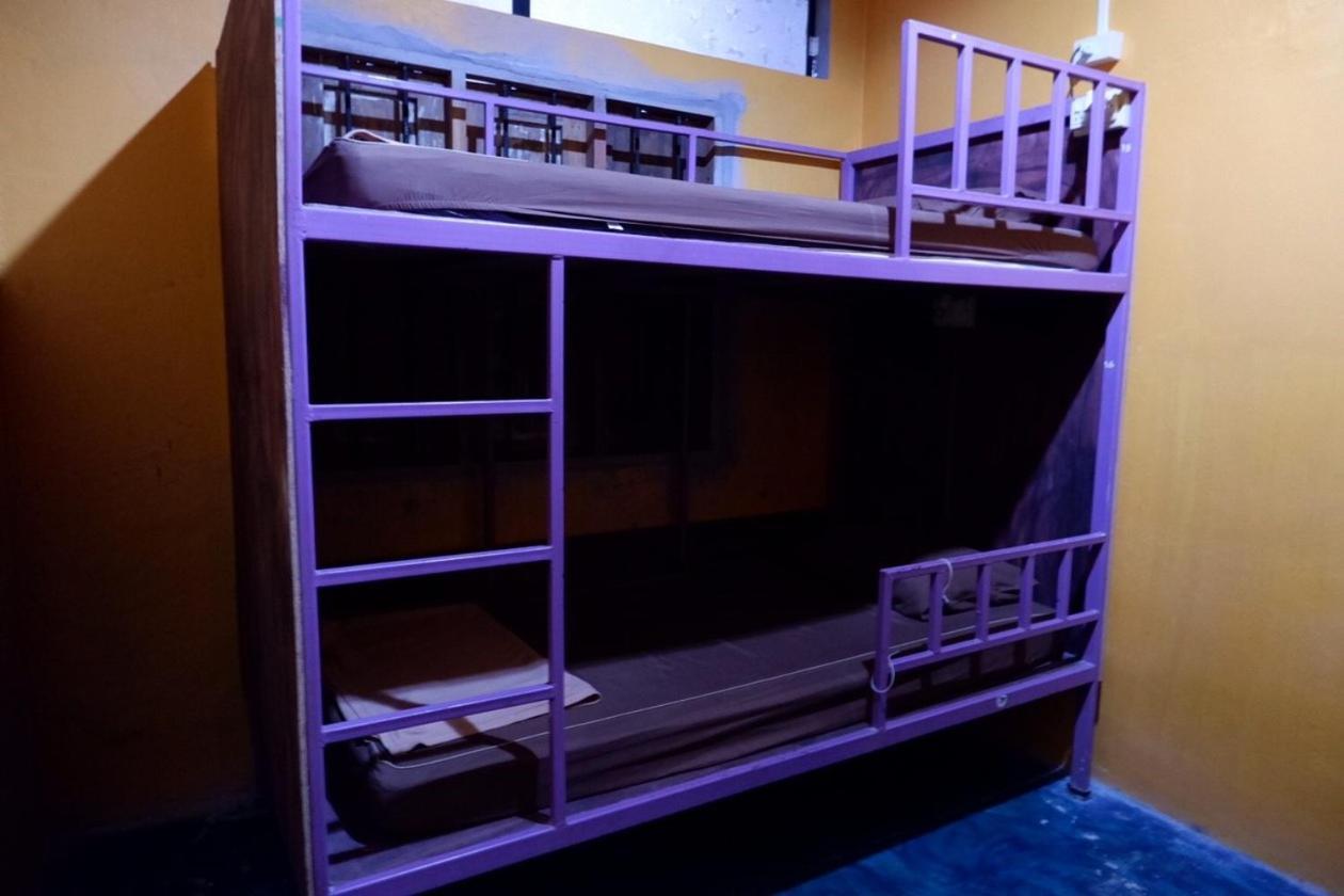 Bigboss Hostel Thong Sala Esterno foto