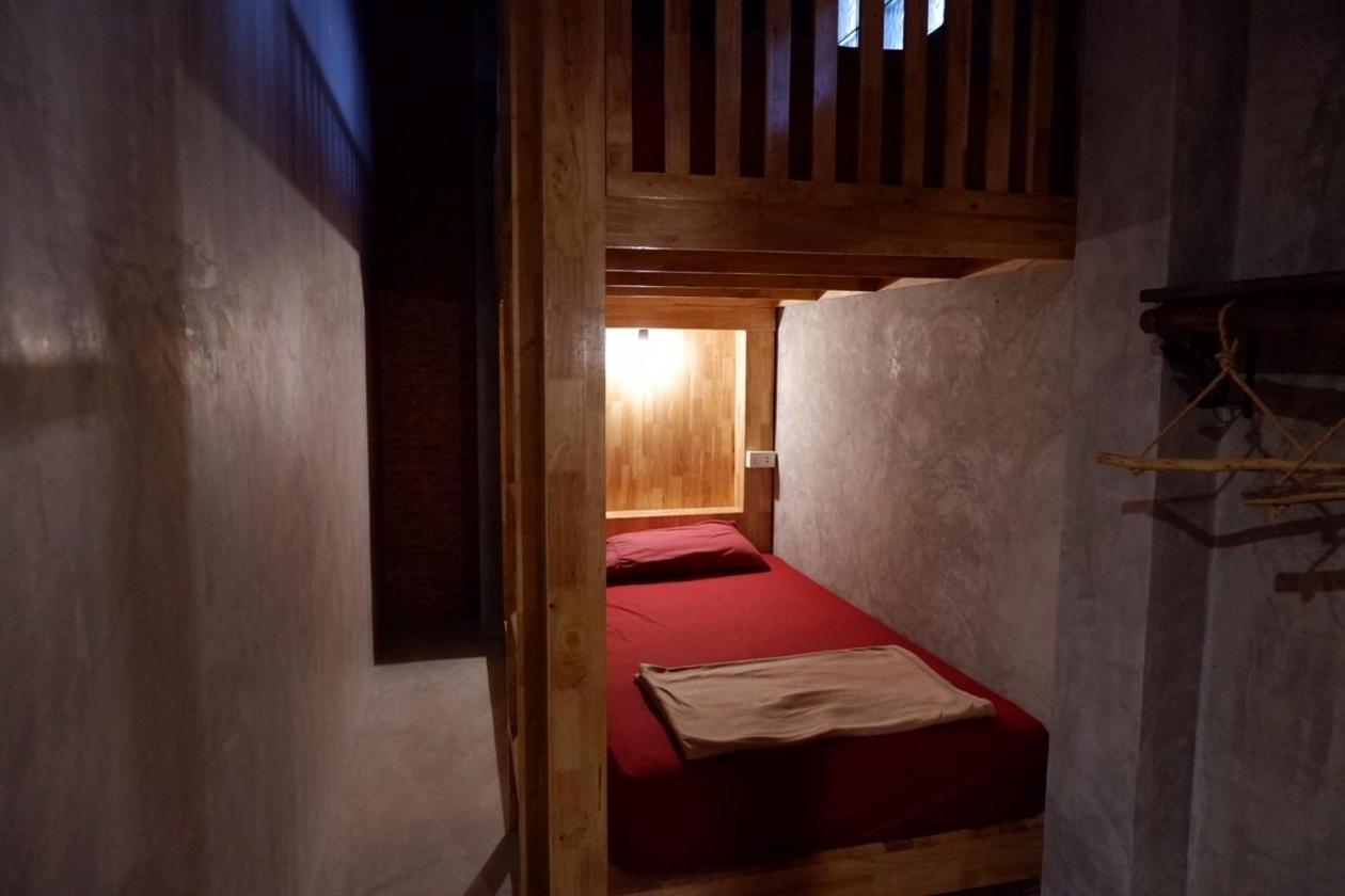 Bigboss Hostel Thong Sala Esterno foto